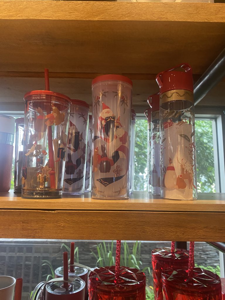 スタバ赤×金 タイ限定デザイン クリスマスギフトに スタバ赤×金 タイ限定デザイン クリスマスギフトに スタバ『クリスマス